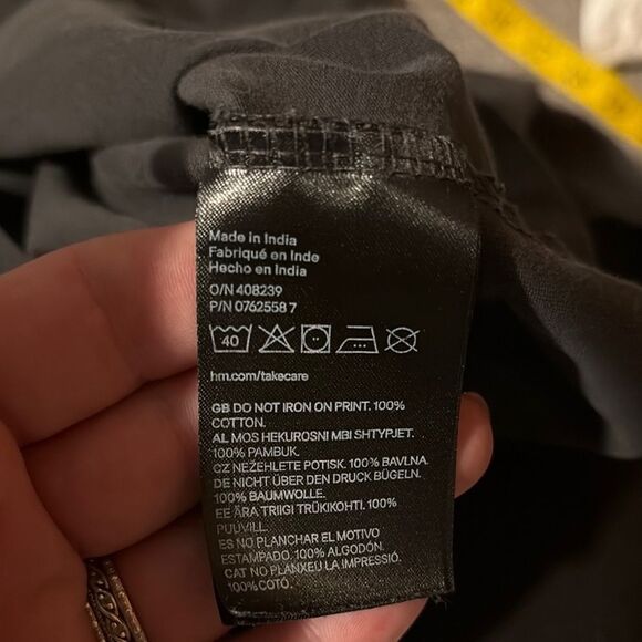 H&M 100% Cotton Oversized AC/DC World Tour '79 T-Shirt. Size Small - Picture 3 of 5